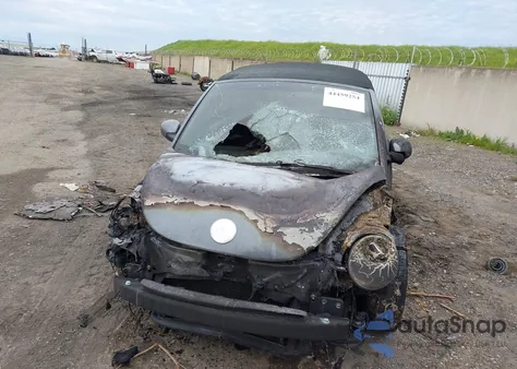 2004 Volkswagen New Beetle Gls z USA, uszkodzony, nr VIN 3VWCM31Y34M330335